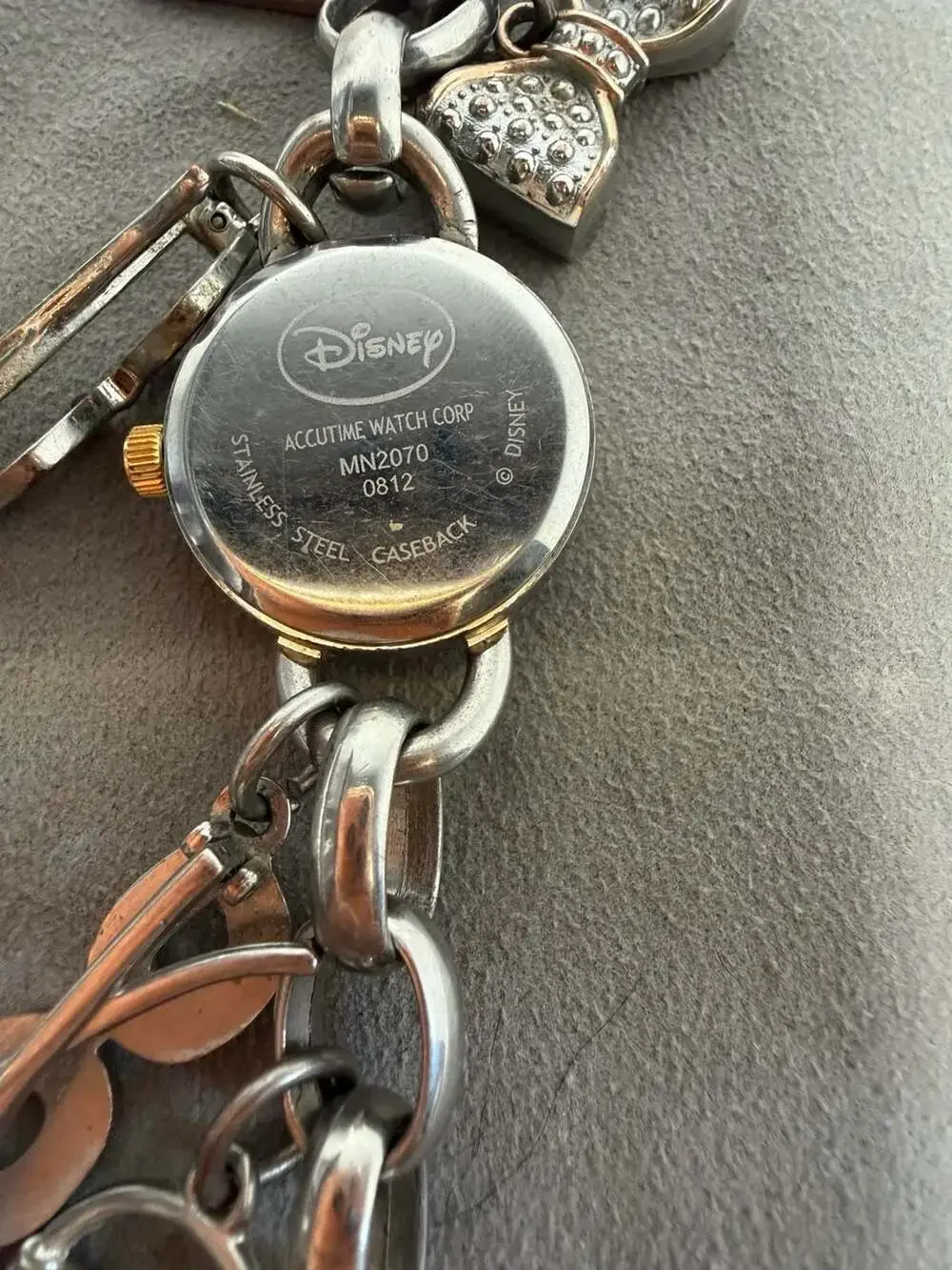 Disney Minnie Mouse Accutime MN2070 Charm Bracelet Watch